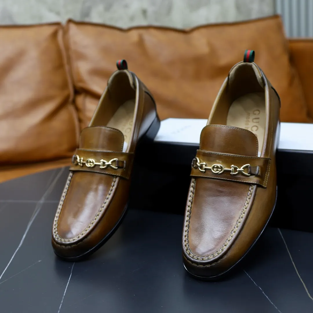 Men's shoes: 250🙅‍♂️🙅‍♂️🙅‍♂️Niuli Brand: GUCCI Size: 38-44 (45 can be customized) Level: Counter classic Material: Original soft cowhide upper Comfortable cowhide lining Original lightweight outsole Style category: Business casual footwear Driving leather shoes Color: Actual picture color